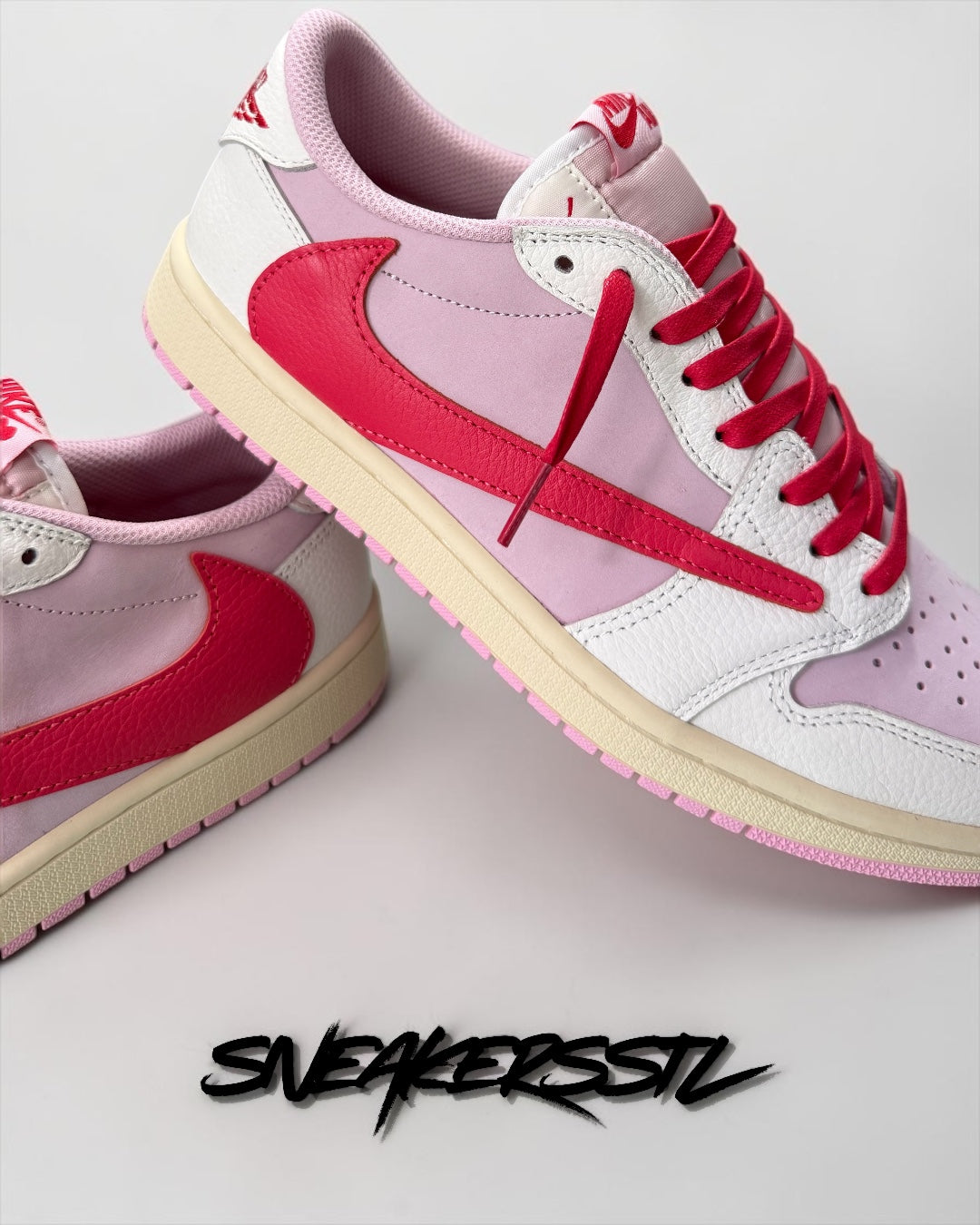 JORDAN 1 LOW TRAVIS SCOTT SAIL TROPICAL PINK
