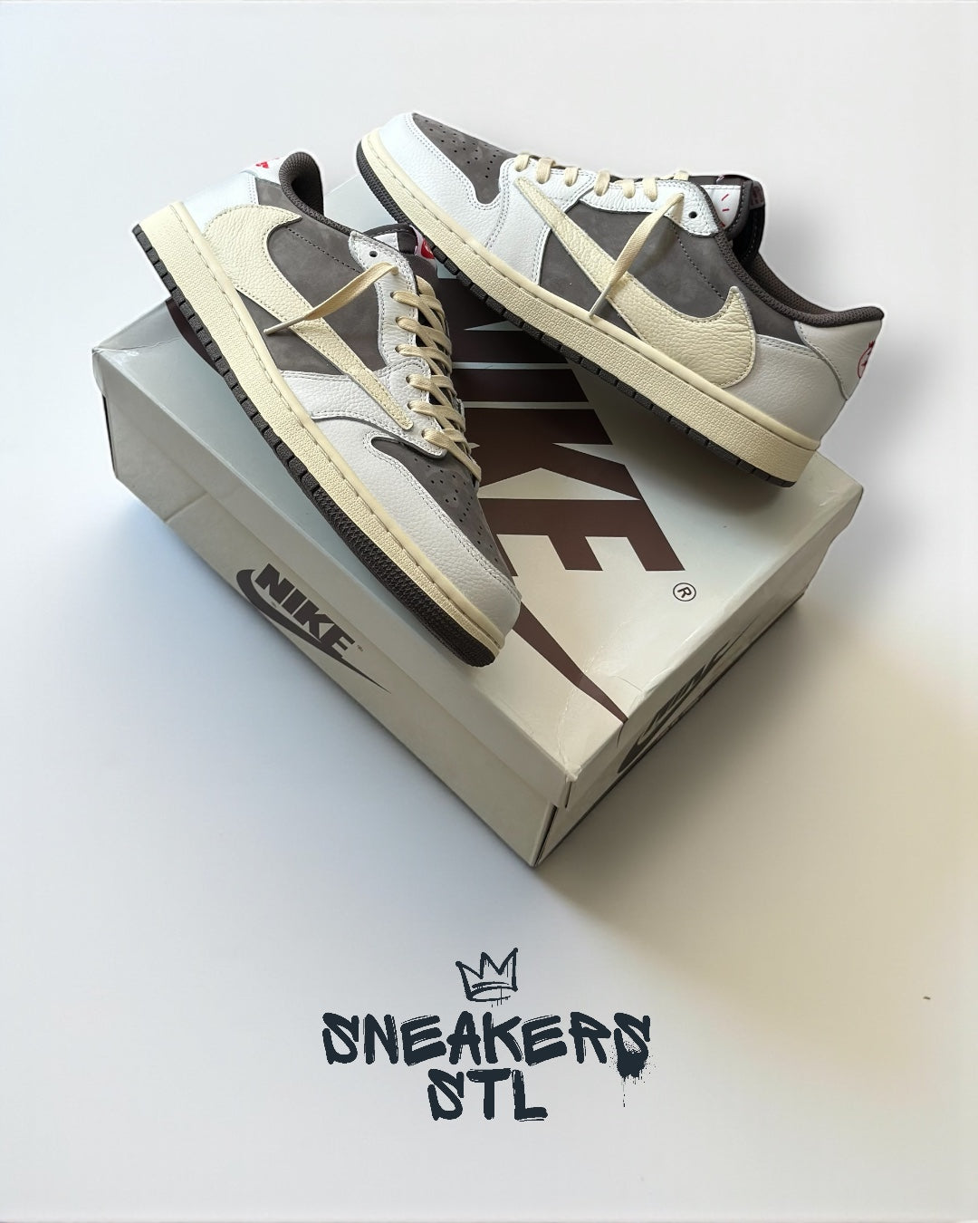 JORDAN 1 LOW TRAVIS SCOTT REVERSE MOCHA