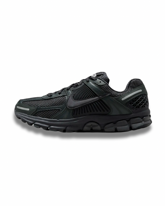 NIKE ZOOM VOMERO 5